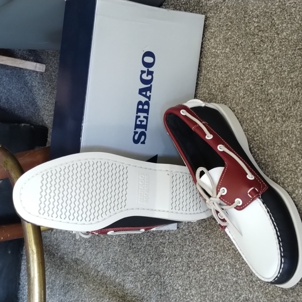 New! Sebago Men's Spinnaker Shoe, Size 10, color's Navy Blue, Red, White